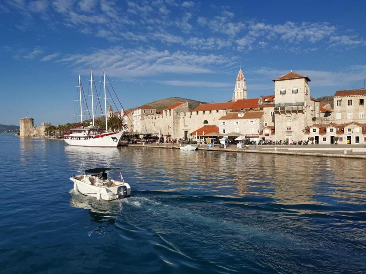 Apartment Okrug Gornji - Trogir With Sea View Exterior foto