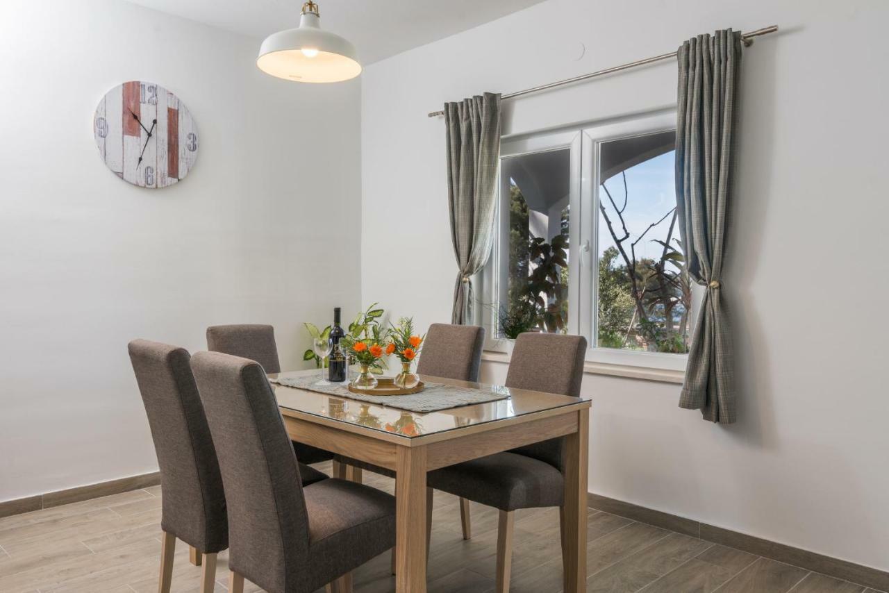 Apartment Okrug Gornji - Trogir With Sea View Exterior foto